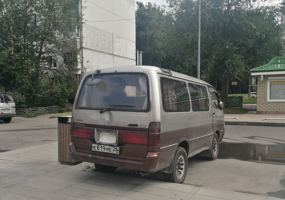 Москва, № Е 819 МЕ 28 — Toyota Hiace (H100) '89-04