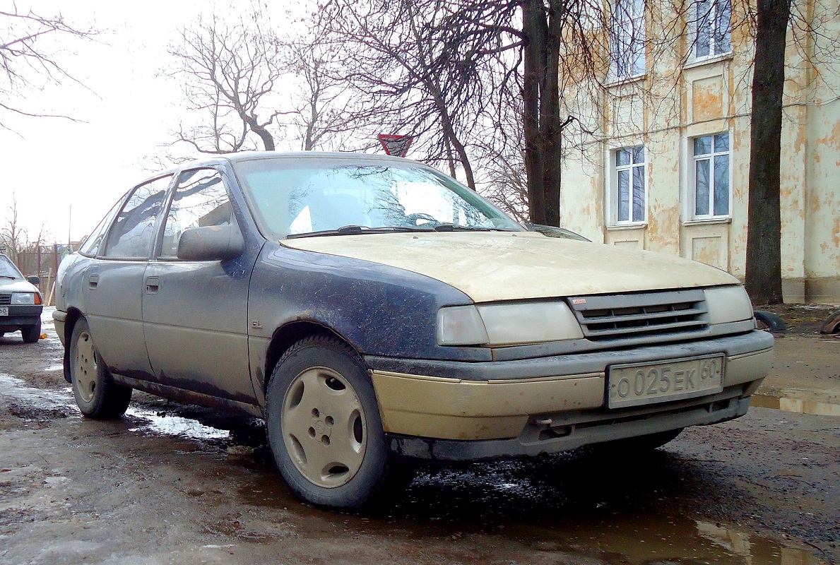 Псковская область, № О 025 ЕК 60 — Opel Vectra (A) '88-95