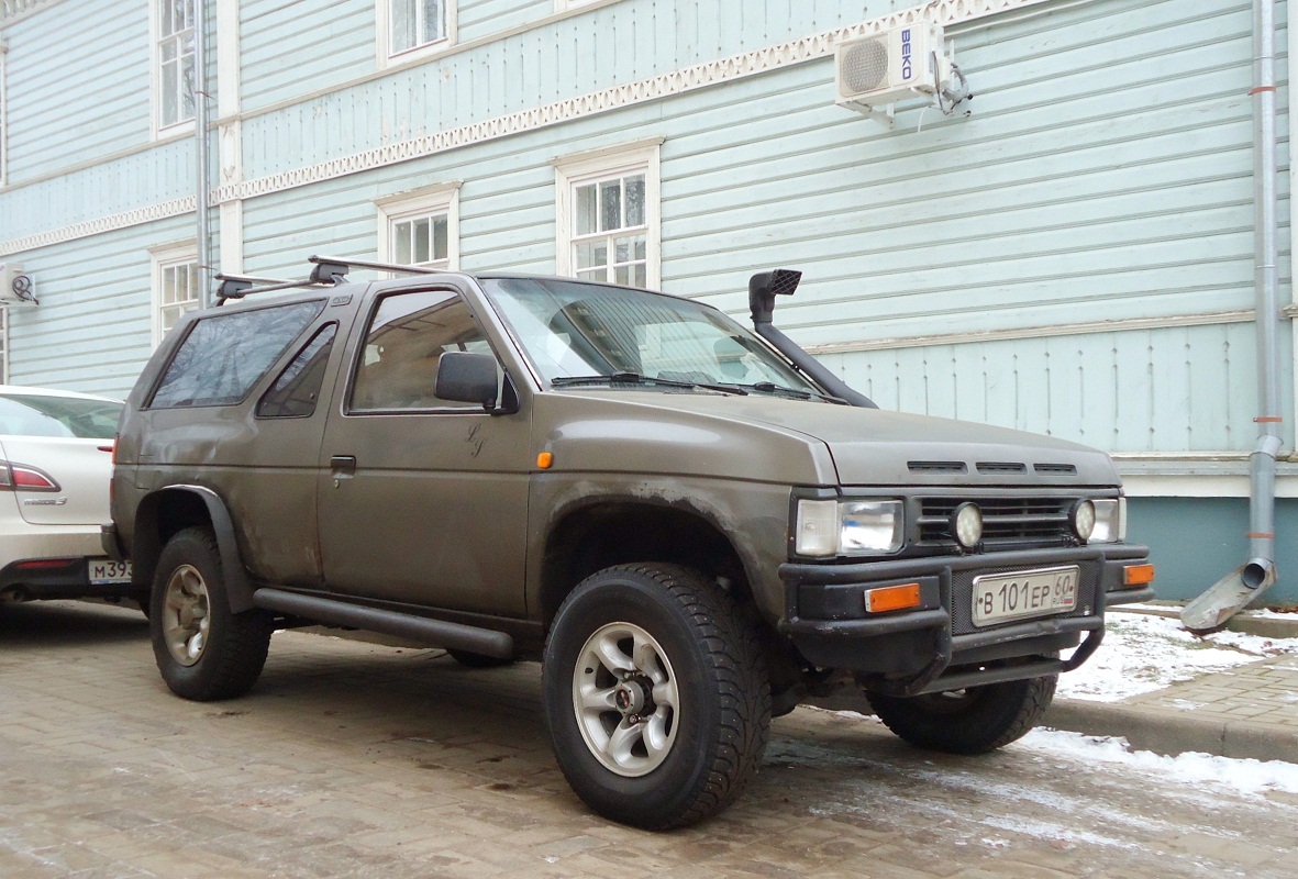 Псковская область, № В 101 ЕР 60 — Nissan Terrano '86-95