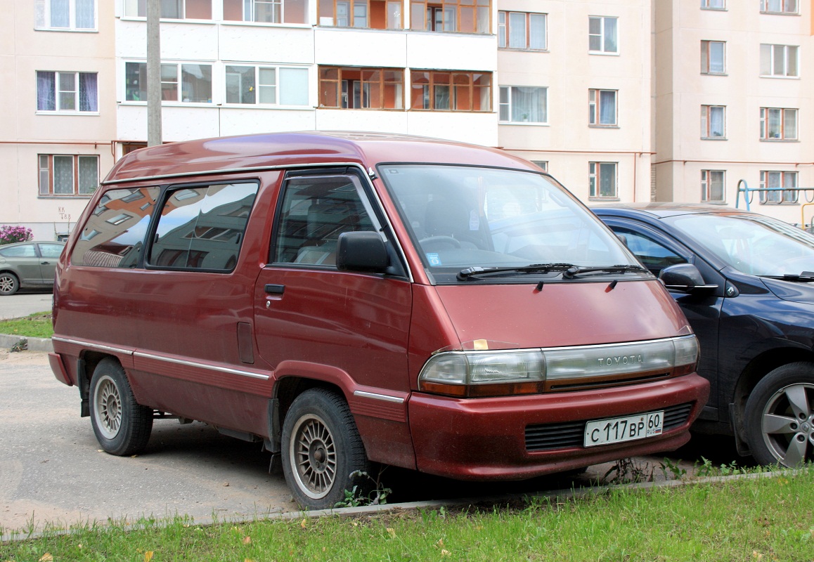 Псковская область, № С 117 ВР 60 — Toyota TownAce '86–99