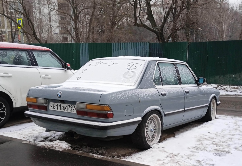 Москва, № К 811 ВК 797 — BMW 5 Series (E28) '82-88