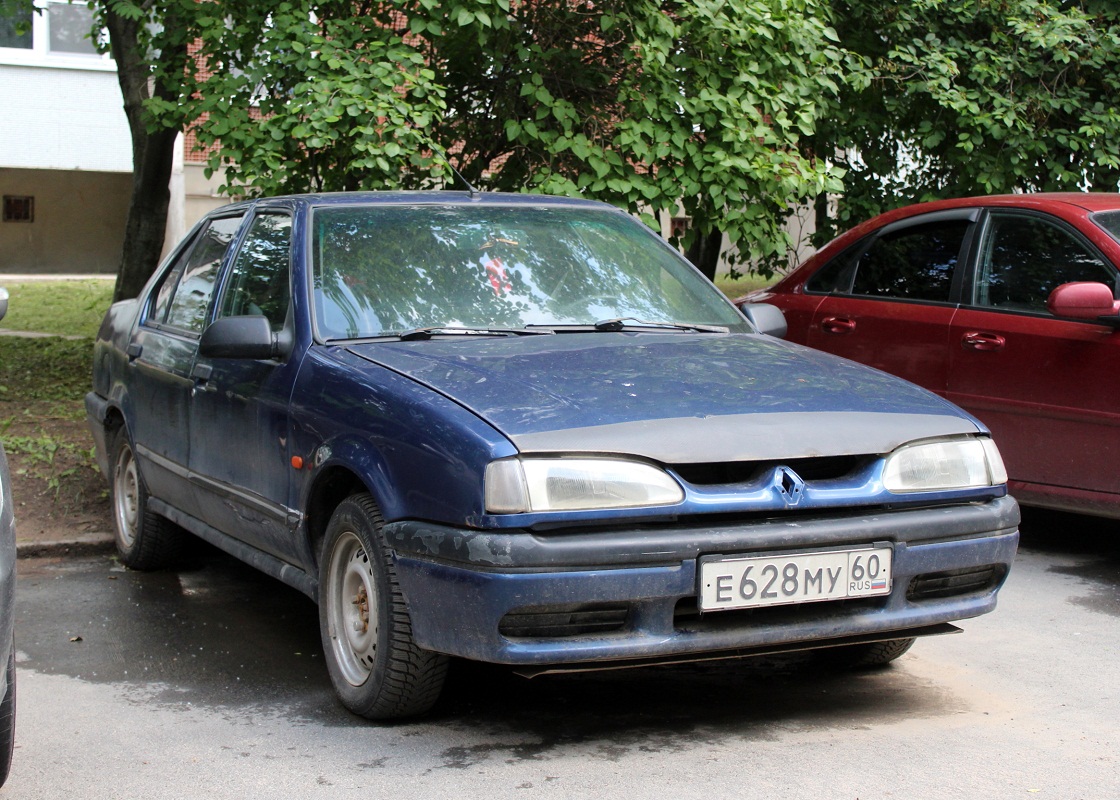 Псковская область, № Е 628 МУ 60 — Renault 19 (X53) '92–99