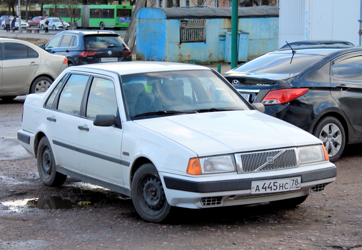 Псковская область, № А 445 НС 78 — Volvo 460 '88–93; Санкт-Петербург — Вне региона
