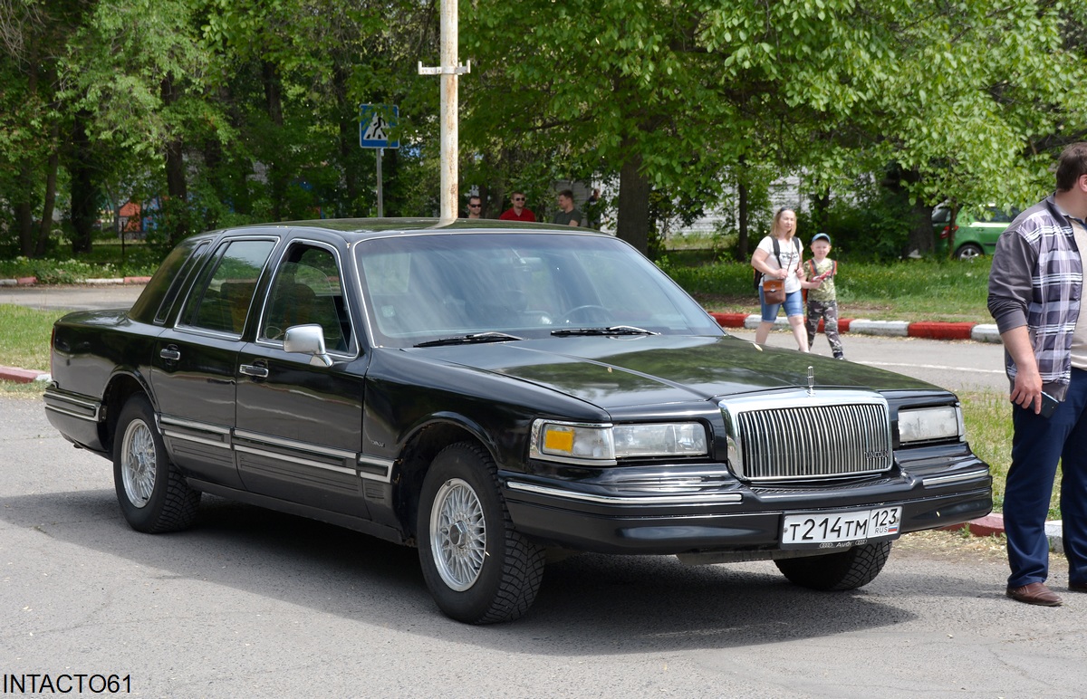 Ростовская область, № Т 214 ТМ 123 — Lincoln Town Car (2G) '90-97; Краснодарский край — Вне региона