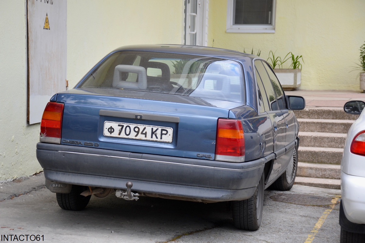 Крым, № Ф 7094 КР — Opel Omega (A) '86–94