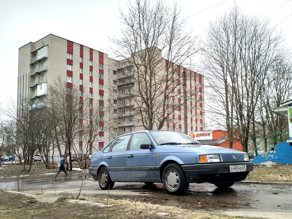 Тверская область, № О 490 МХ 69 — Volkswagen Passat (B3) '88-93