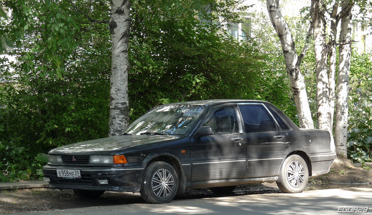 Архангельская область, № Е 958 МЕ 29 — Mitsubishi Galant (6G) '87-92