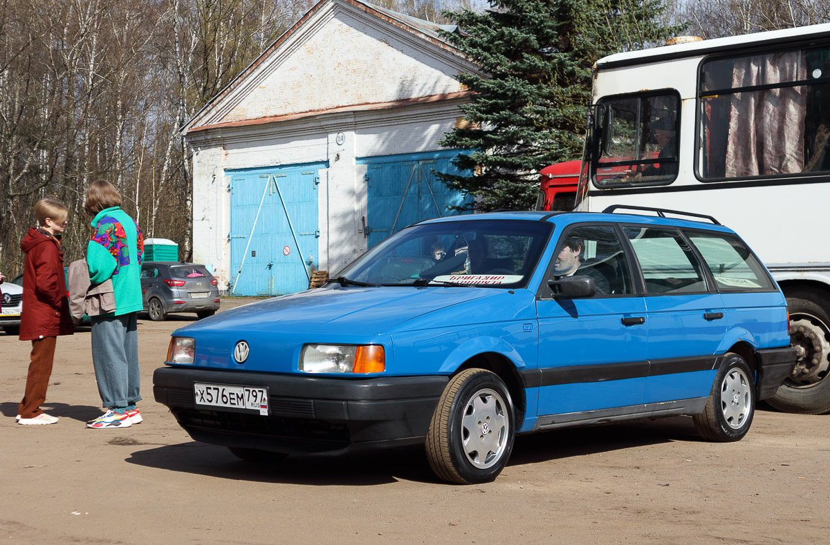 Москва, № Х 576 ЕМ 797 — Volkswagen Passat (B3) '88-93; Москва — "МосРетроВесна" 2022