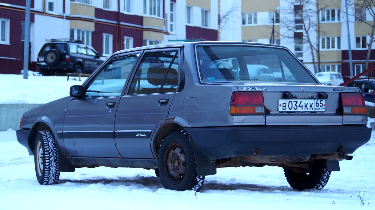 Сахалинская область, № В 034 КК 65 — Toyota Corolla (E80) '83-87