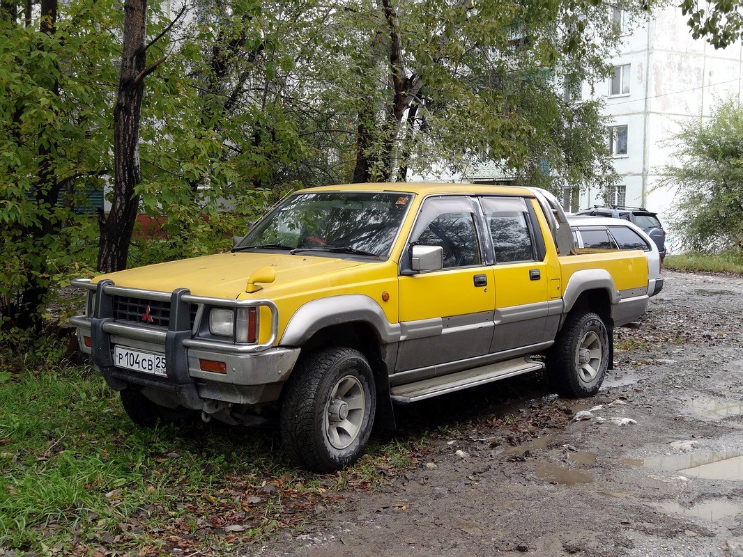Приморский край, № Р 104 СВ 25 — Mitsubishi L200 (2G) '86-96