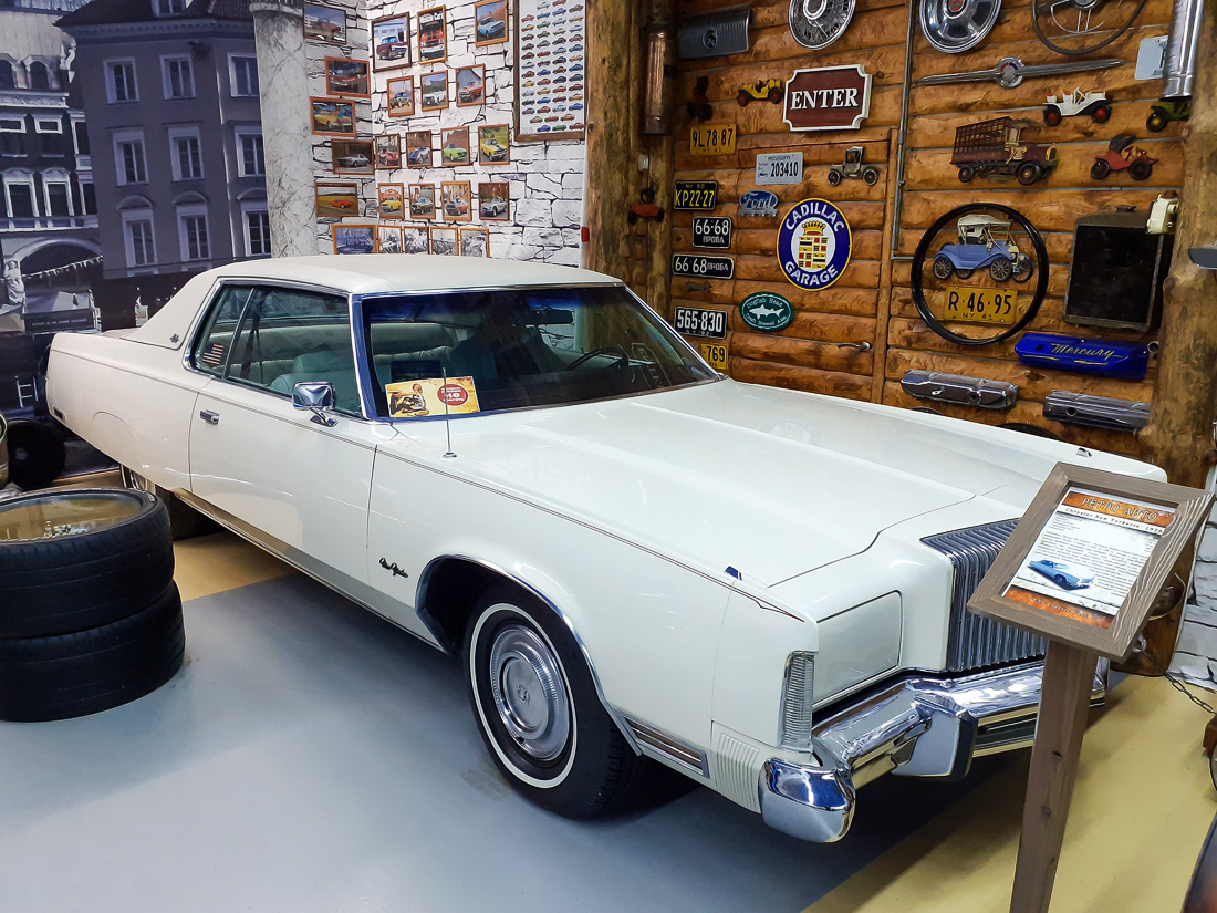 Свердловская область, № (66) Б/Н 0127 — Chrysler New Yorker (9G) '74-78