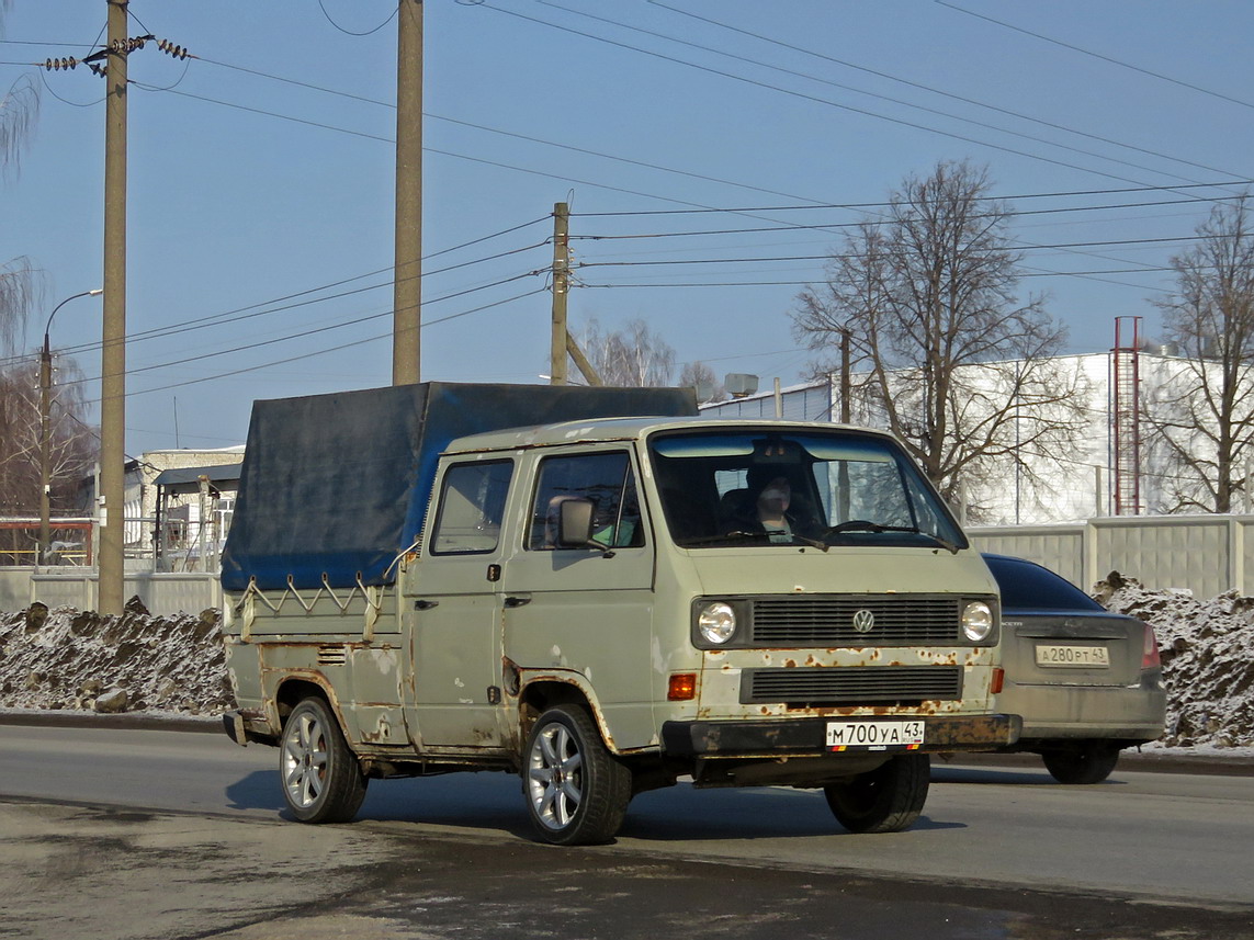 Кировская область, № М 700 УА 43 — Volkswagen Typ 2 (Т3) '79-92