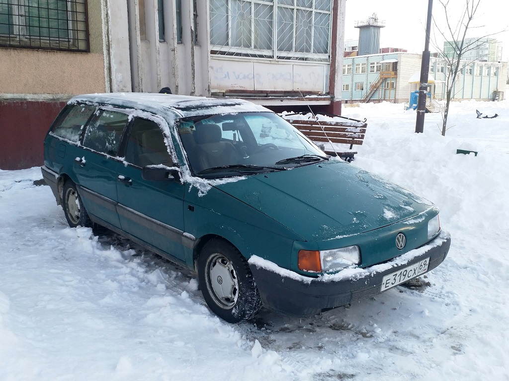 Тверская область, № Е 319 СХ 69 — Volkswagen Passat (B3) '88-93