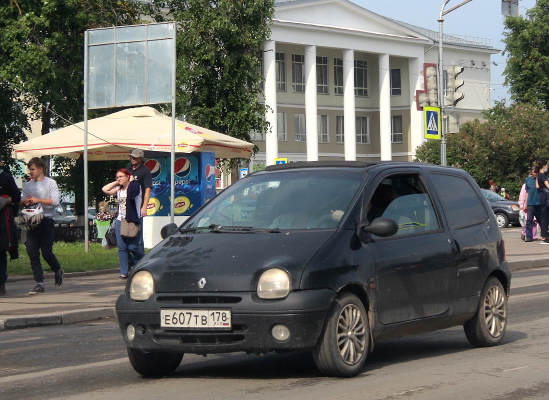 Псковская область, № Е 607 ТВ 178 — Renault Twingo (IG) '93-03; Санкт-Петербург — Вне региона