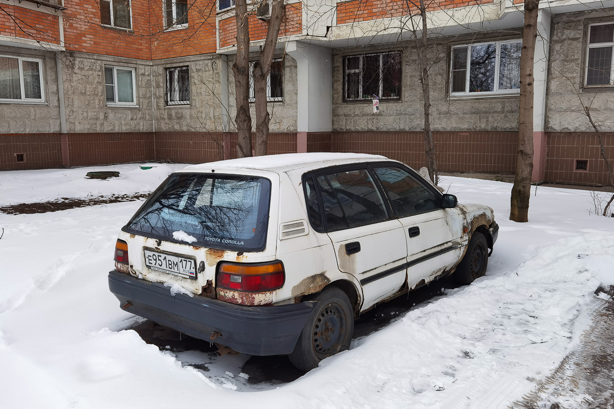 Москва, № Е 951 ВМ 177 — Toyota Corolla (E90) '87-92