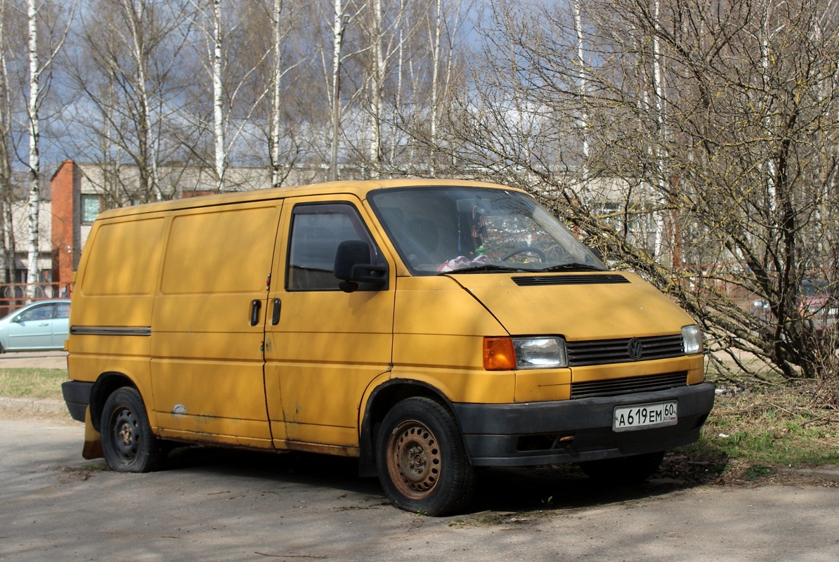 Псковская область, № А 619 ЕМ 60 — Volkswagen Typ 2 (T4) '90-03