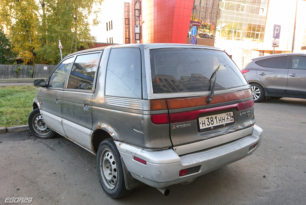 Архангельская область, № Н 381 НН 29 — Mitsubishi Space Wagon (N30/N40) '91-98
