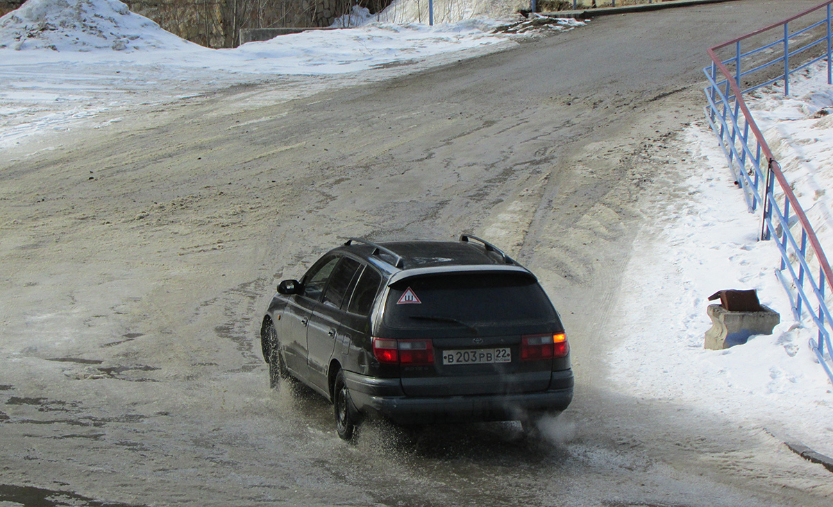 Алтайский край, № В 203 РВ 22 — Toyota Caldina (T190) '92-97