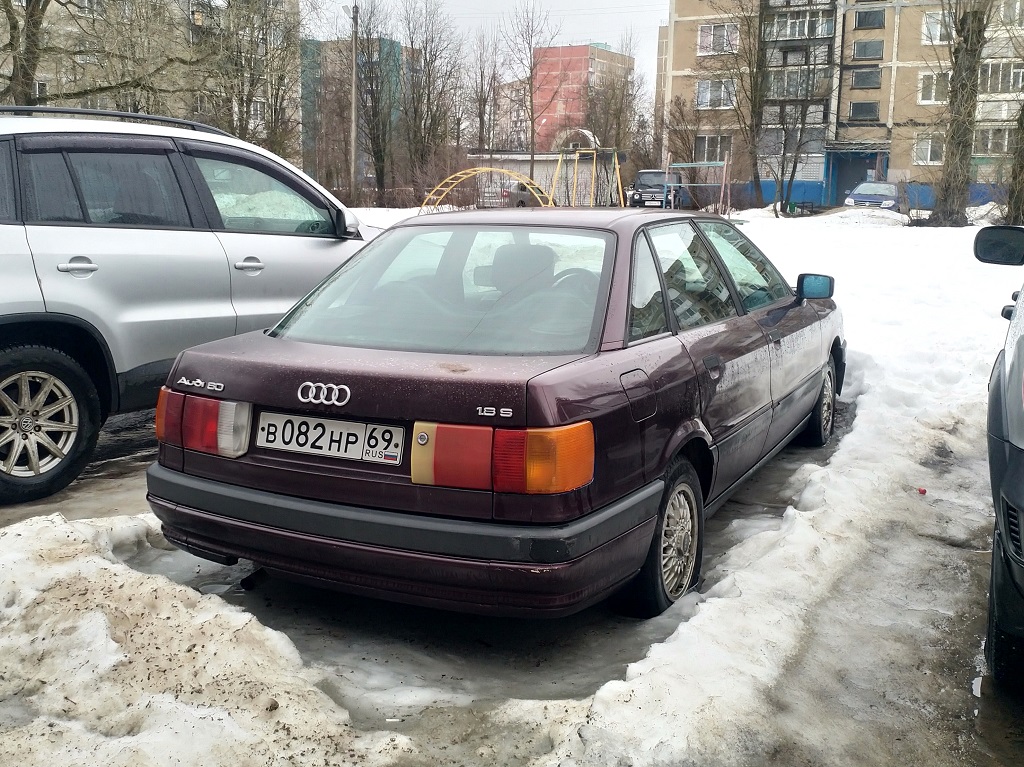 Тверская область, № В 082 НР 69 — Audi 80 (B3) '86-91