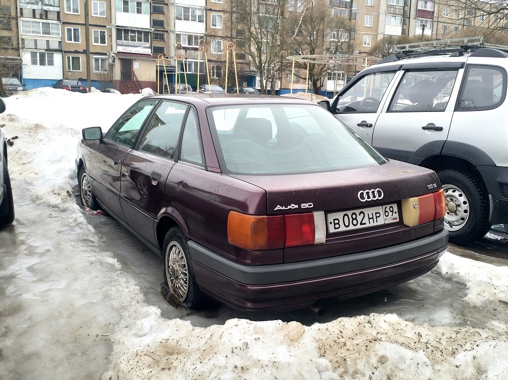 Тверская область, № В 082 НР 69 — Audi 80 (B3) '86-91
