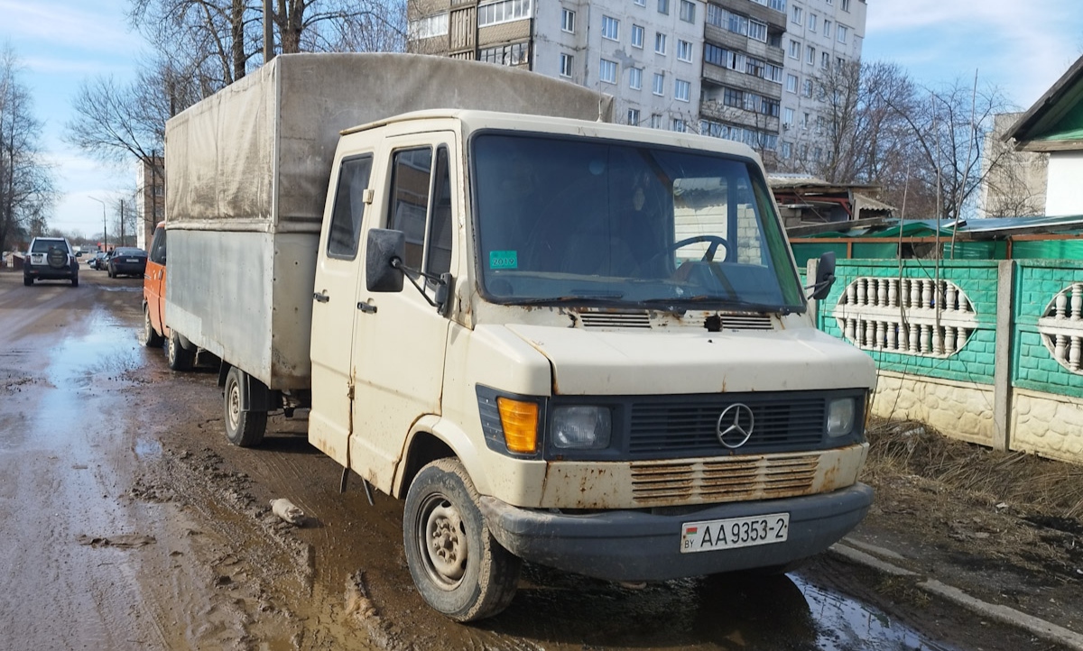 Витебская область, № АА 9353-2 — Mercedes-Benz T1 '76-96
