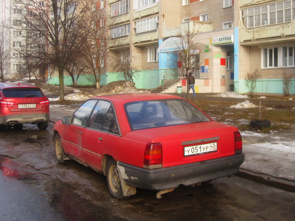 Кировская область, № У 051 УР 43 — Opel Omega (A) '86–94