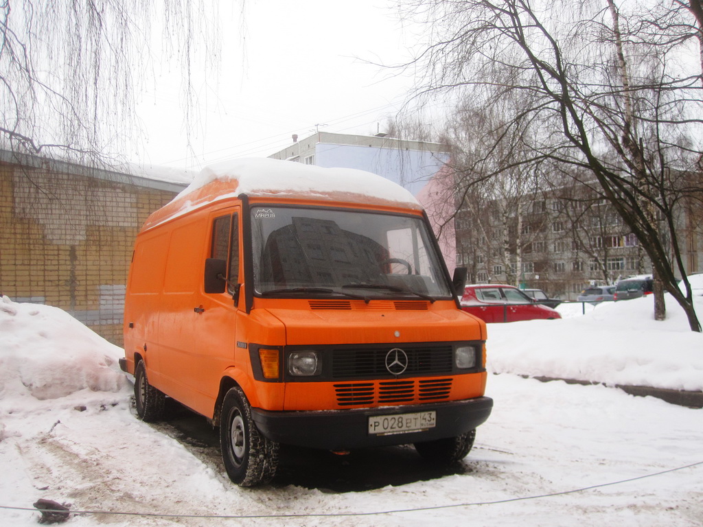 Кировская область, № Р 028 ЕТ 43 — Mercedes-Benz T1 '76-96