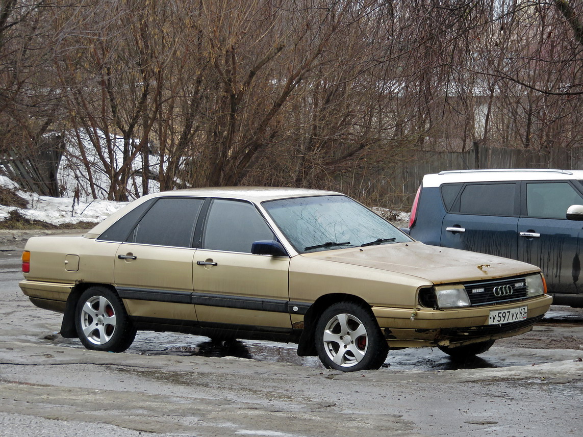 Кировская область, № У 597 УХ 43 — Audi 100 (C3) '82-91