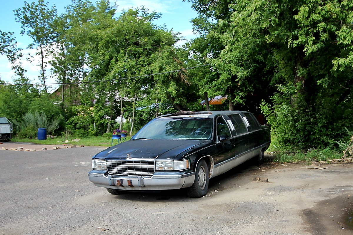 Тамбовская область, № Н 945 РО 68 — Cadillac Fleetwood (2G) '93-96