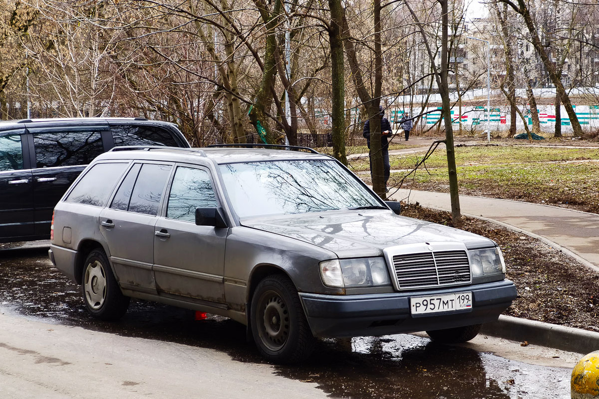 Москва, № Р 957 МТ 199 — Mercedes-Benz (S124) '86-96