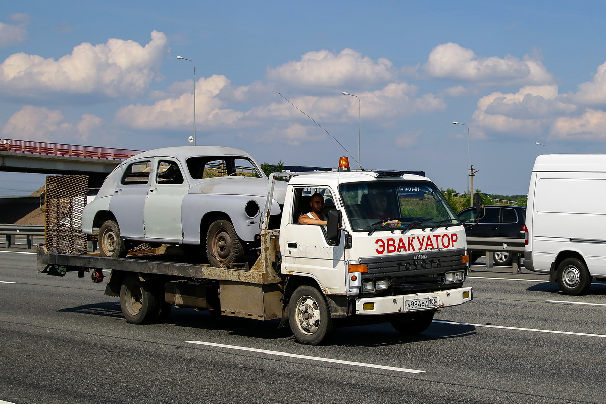Ханты-Мансийский автоном.округ, № А 984 ХА 186 — Toyota Dyna (U60/Y50) '84-95