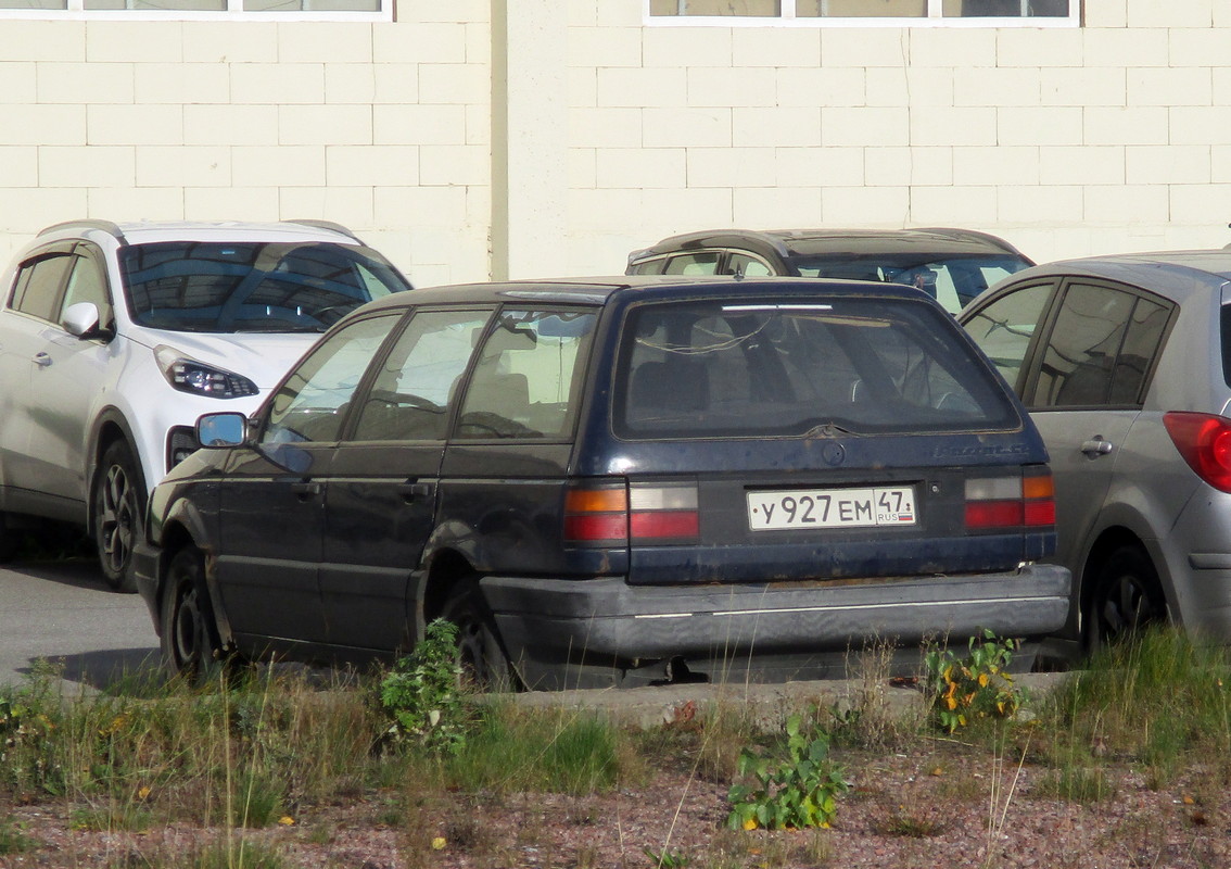 Ленинградская область, № У 927 ЕМ 47 — Volkswagen Passat (B3) '88-93