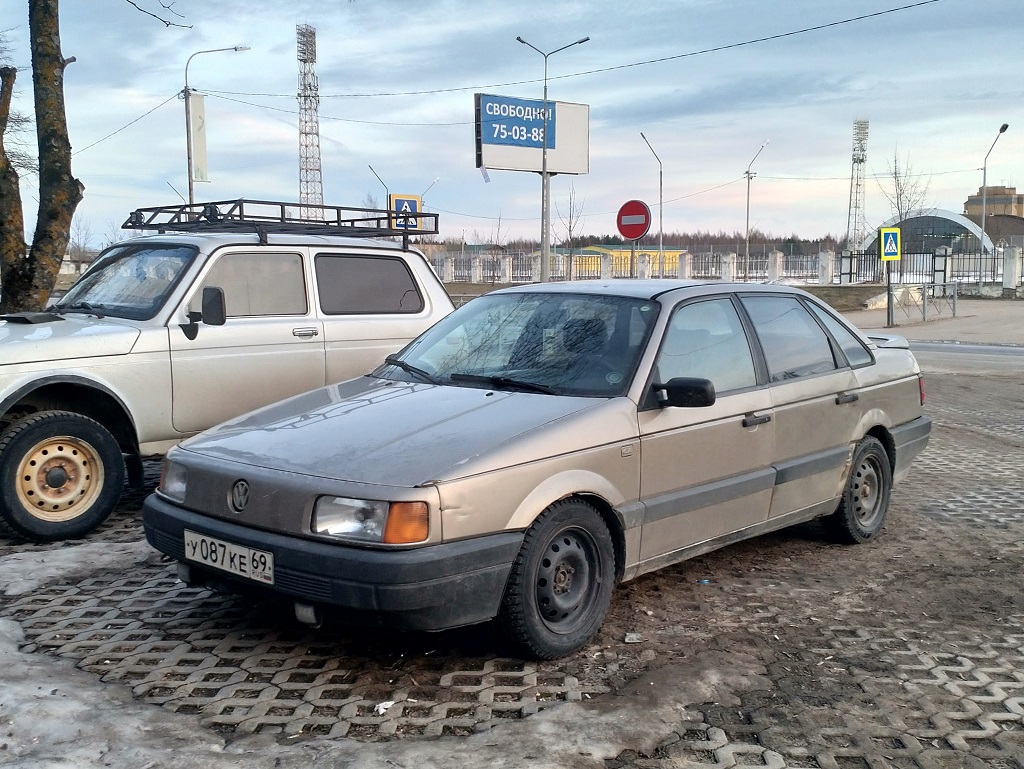 Тверская область, № У 087 КЕ 69 — Volkswagen Passat (B3) '88-93