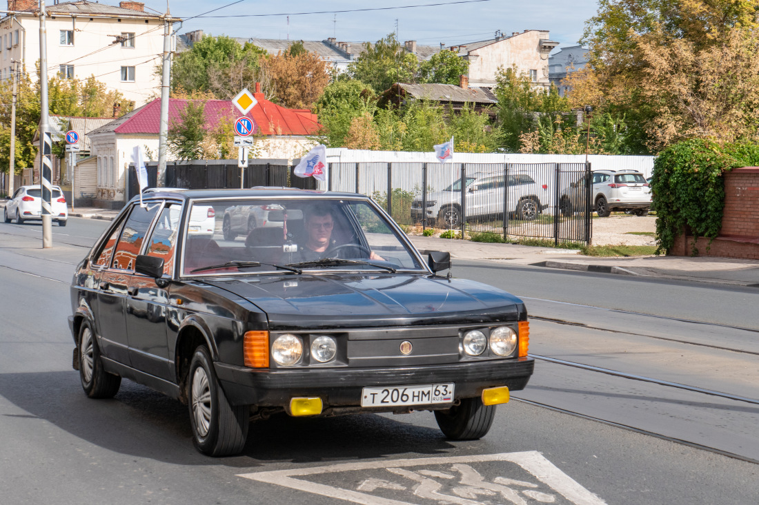 Самарская область, № Т 206 НМ 63 — Tatra T613-3 '85-91; Самарская область — Ретро-парад в честь Дня Города 12 сентября 2021 г.