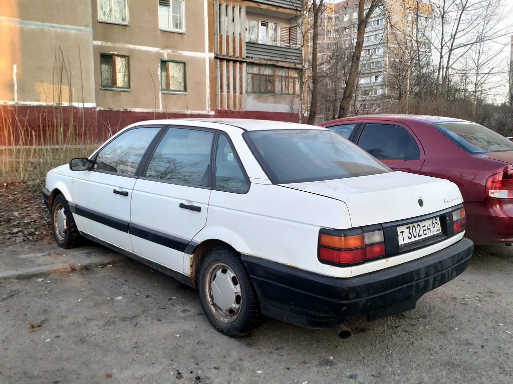 Тверская область, № Т 302 ЕН 69 — Volkswagen Passat (B3) '88-93