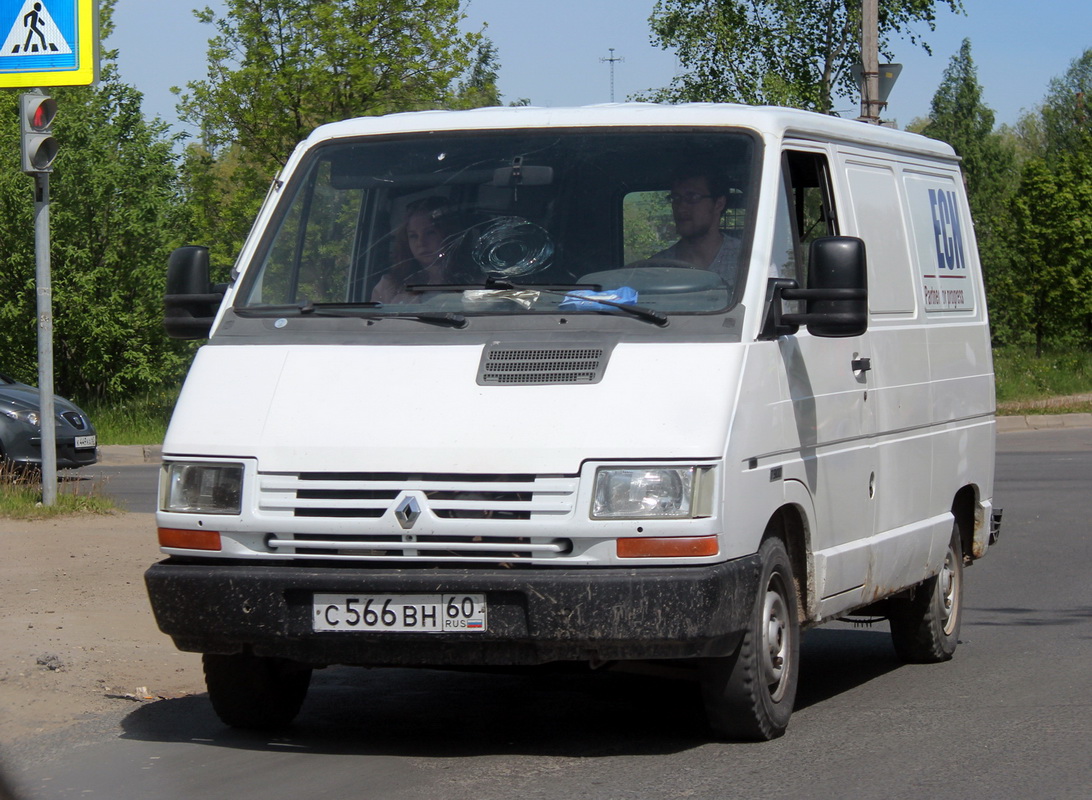 Псковская область, № С 566 ВН 60 — Renault Trafic (1G) Restyle '89-01