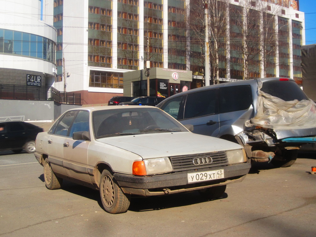 Кировская область, № У 029 ХТ 43 — Audi 100 (C3) '82-91