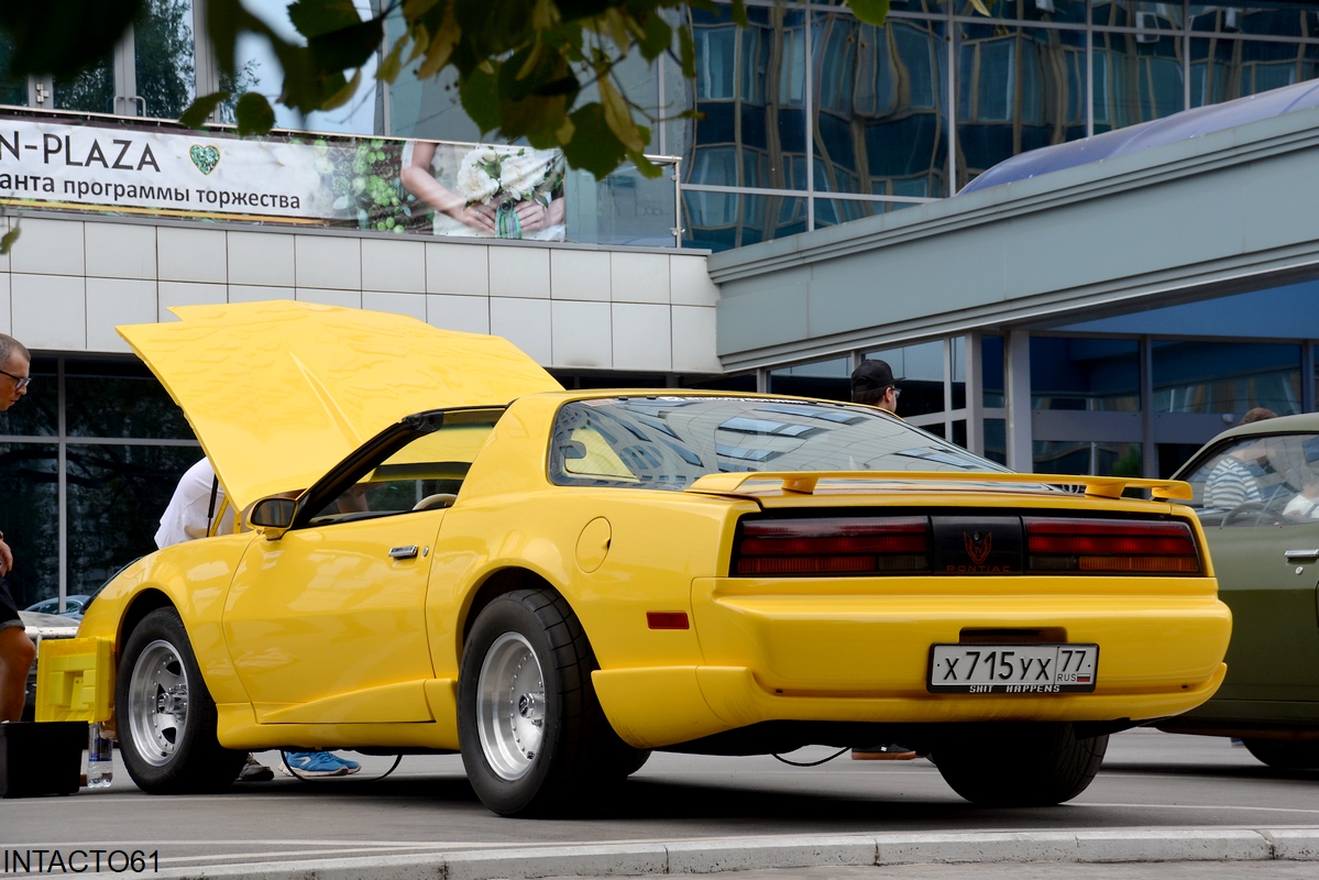 Москва, № Х 715 УХ 77 — Pontiac Firebird (3G) '82-92