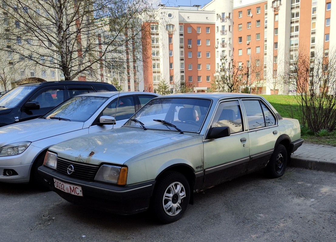 Минск, № 0032 МС — Opel Ascona (C) '81-88