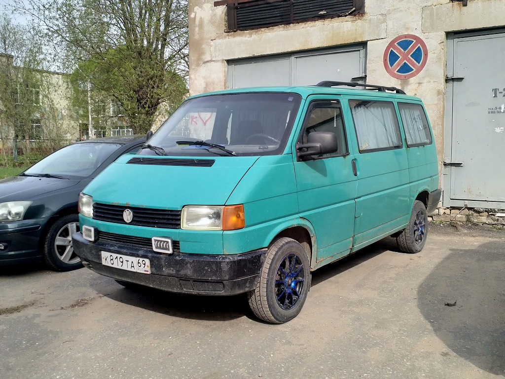 Тверская область, № К 819 ТА 69 — Volkswagen Typ 2 (T4) '90-03