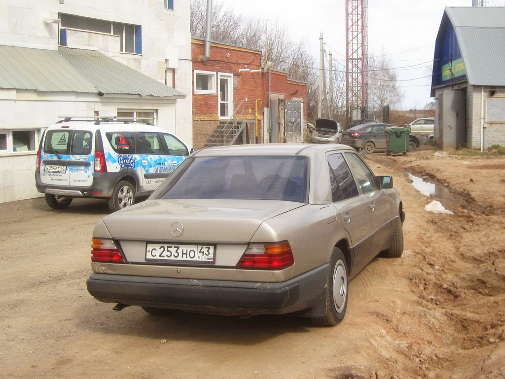 Кировская область, № С 253 НО 43 — Mercedes-Benz (W124) '84-96