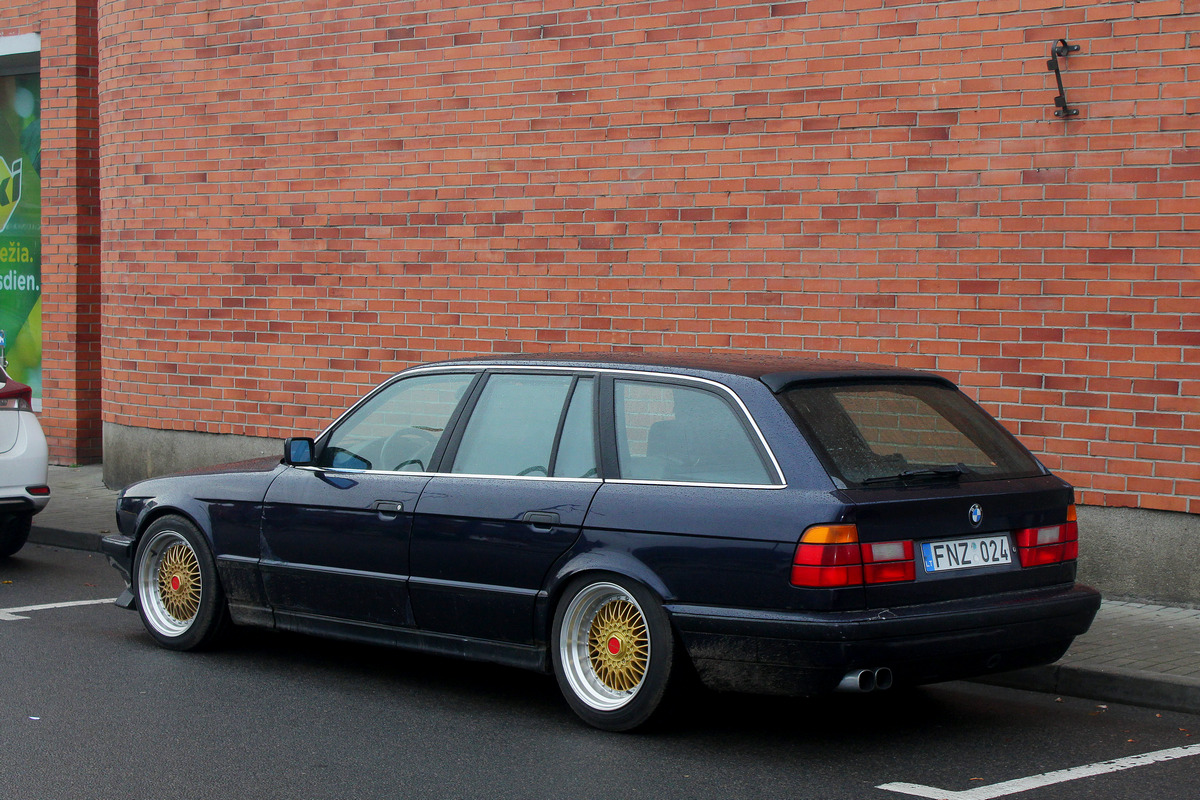 Литва, № FNZ 024 — BMW 5 Series (E34) '87-96
