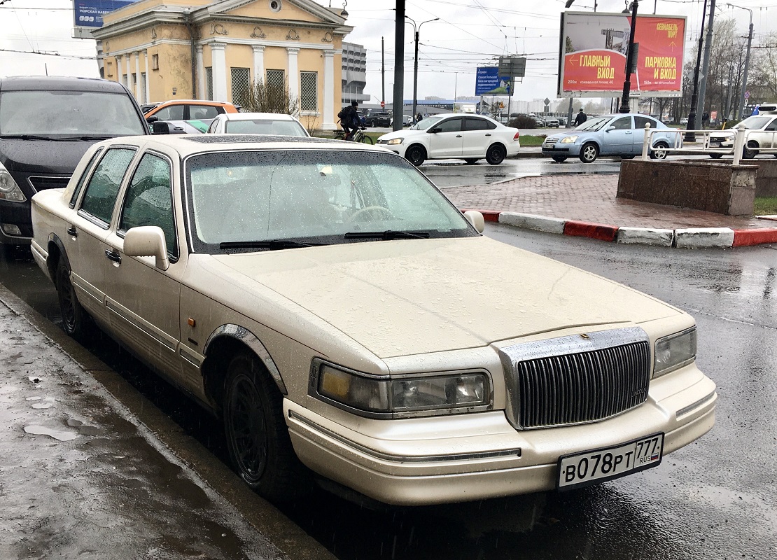 Москва, № В 078 РТ 777 — Lincoln Town Car (2G) '90-97