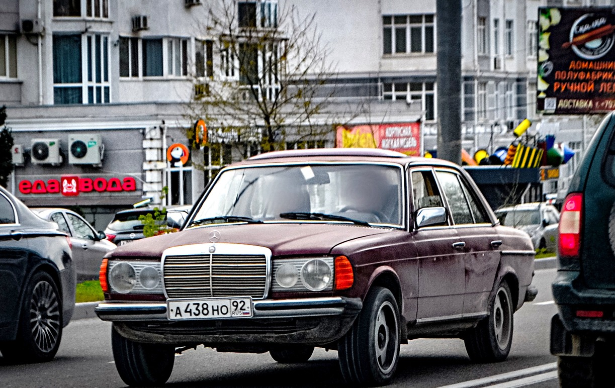Севастополь, № А 438 НО 92 — Mercedes-Benz (W123) '76-86