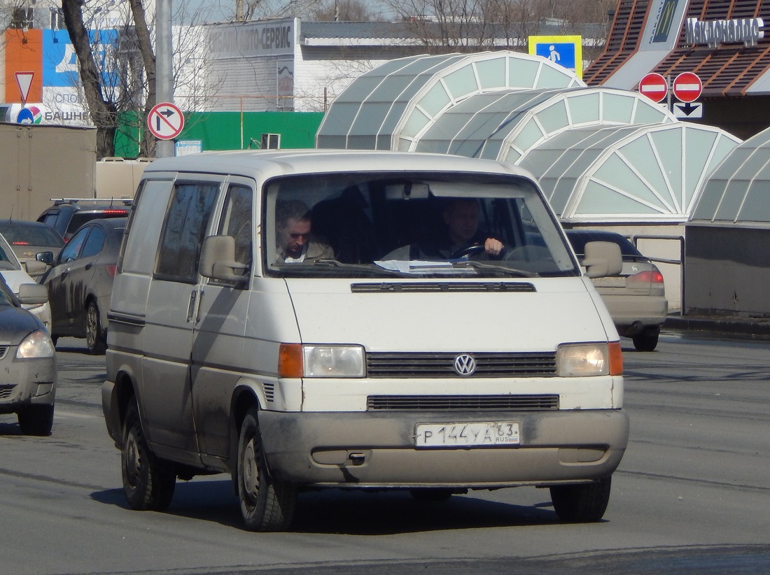 Самарская область, № Р 144 УА 63 — Volkswagen Typ 2 (T4) '90-03