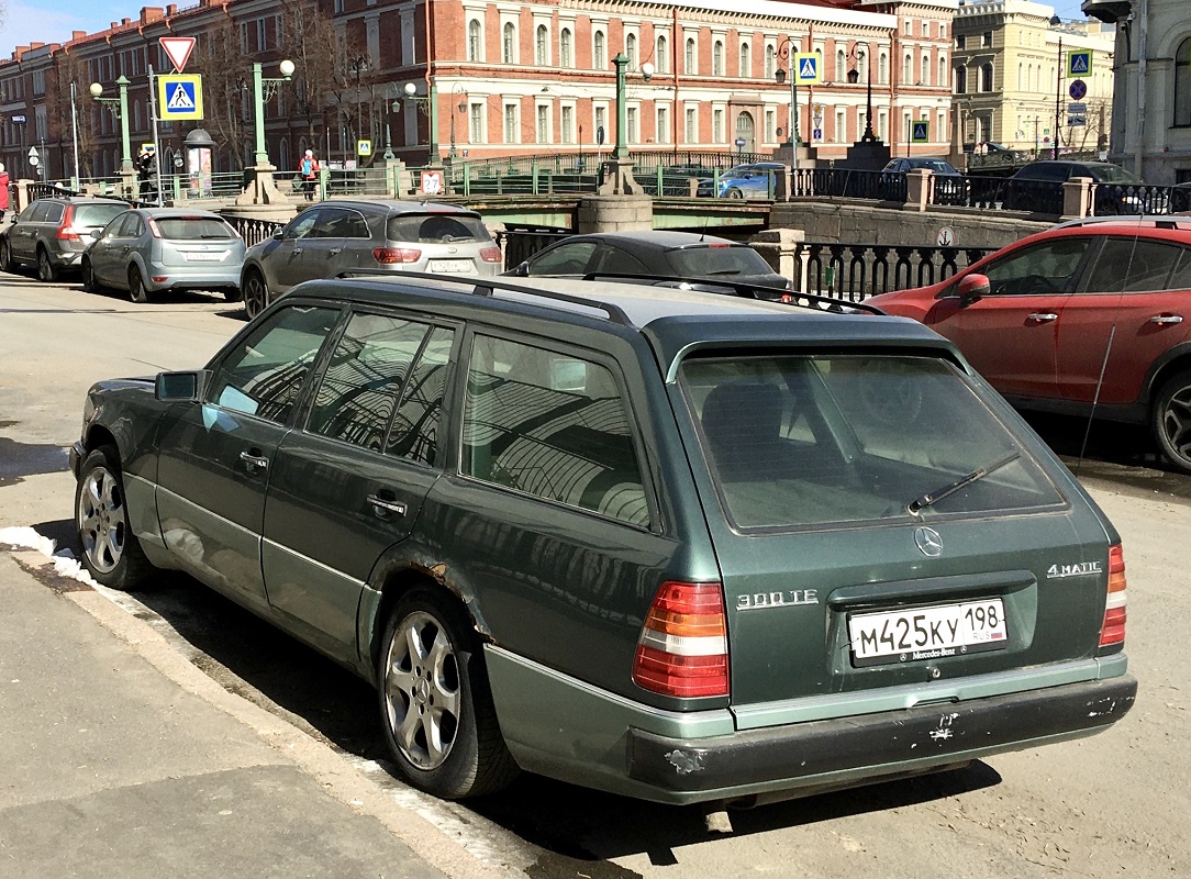 Санкт-Петербург, № М 425 КУ 198 — Mercedes-Benz (S124) '86-96