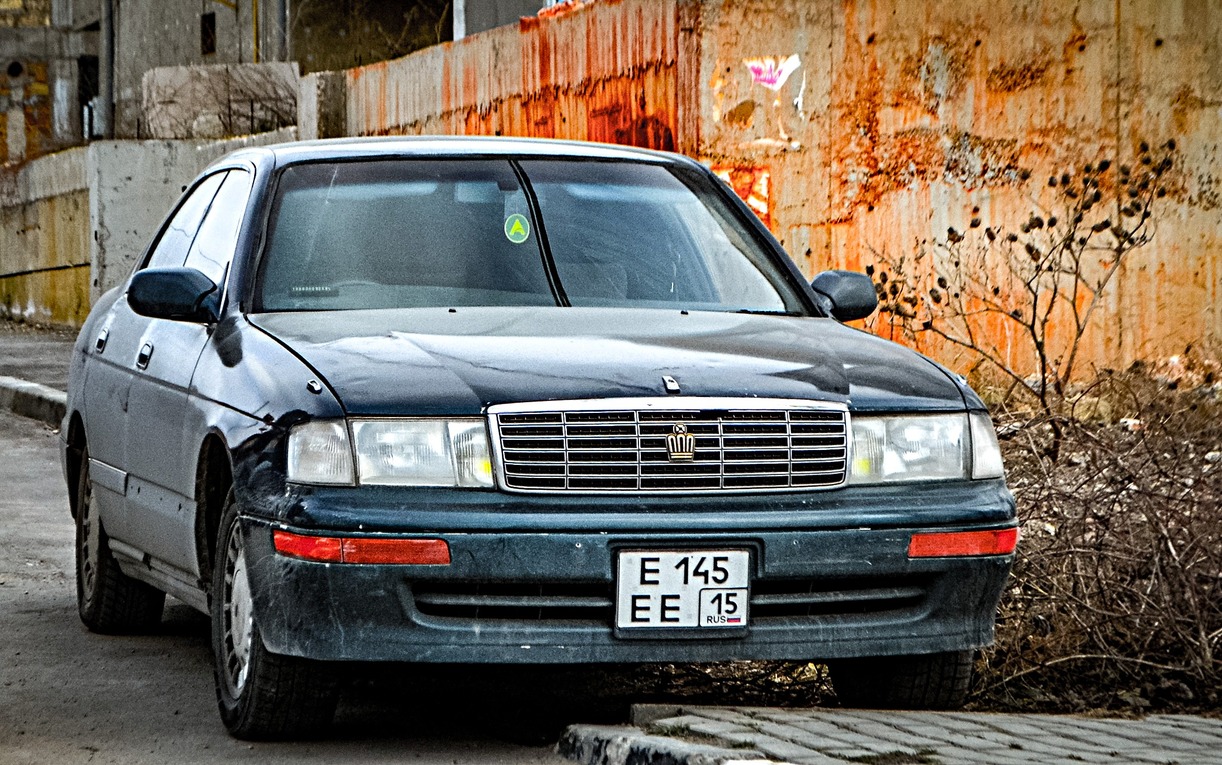 Северная Осетия, № Е 143 ЕЕ 15 — Toyota Crown (S140) '91-95