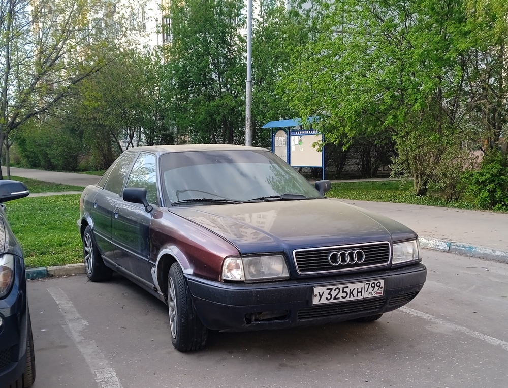 Москва, № У 325 КН 799 — Audi 80 (B4) '91-96