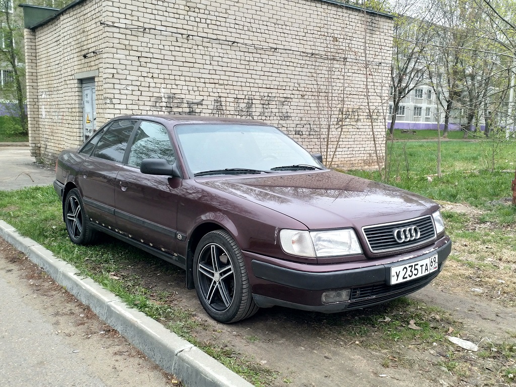 Тверская область, № У 235 ТА 69 — Audi 100 (C4) '90-94
