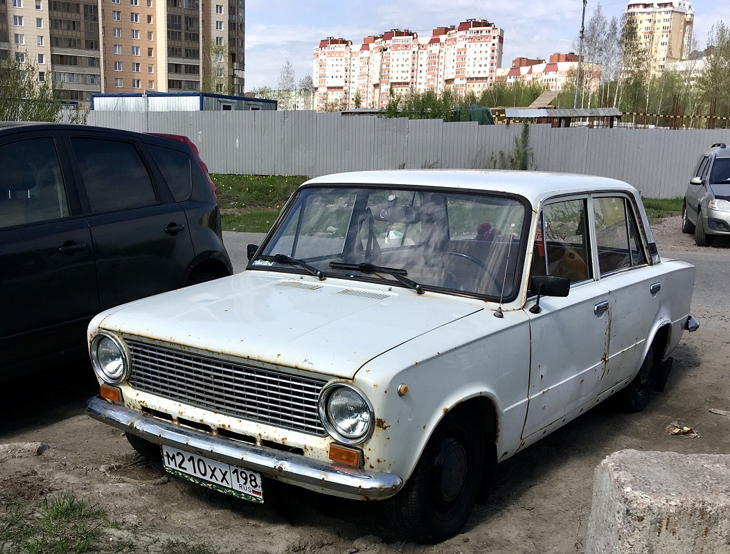 Санкт-Петербург, № М 210 ХХ 198 — ВАЗ-21011 '74-83